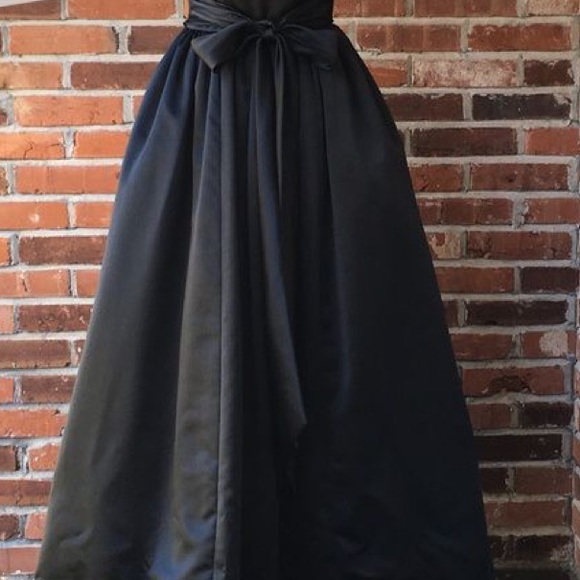 En Francais by Huey Waltzer Formal Black Satin Dress  Size 12 - Picture 7 of 7